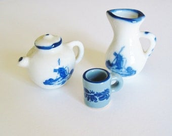 Doll House China, Tea Set,Teapot, Pitcher, Cup, Diorama, Delft Blue, Windmill