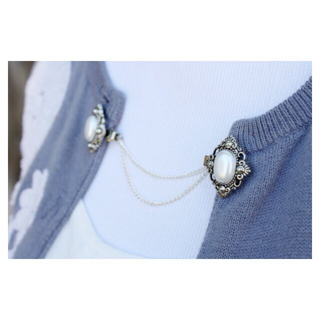 Sweater Guard Cardigan Clip Collar Clip Vintage Inspired Retro