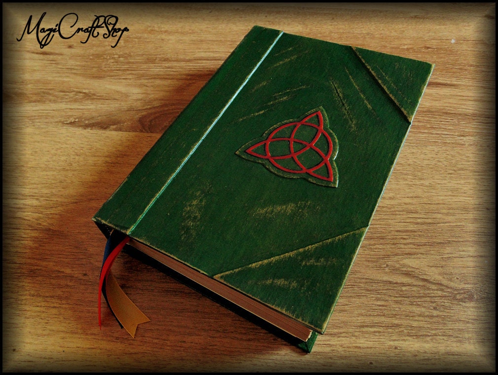 Page Du Livre Des Ombres Charmed Charmed Book of Shadows with ORIGINAL parchment pages MEDIUM