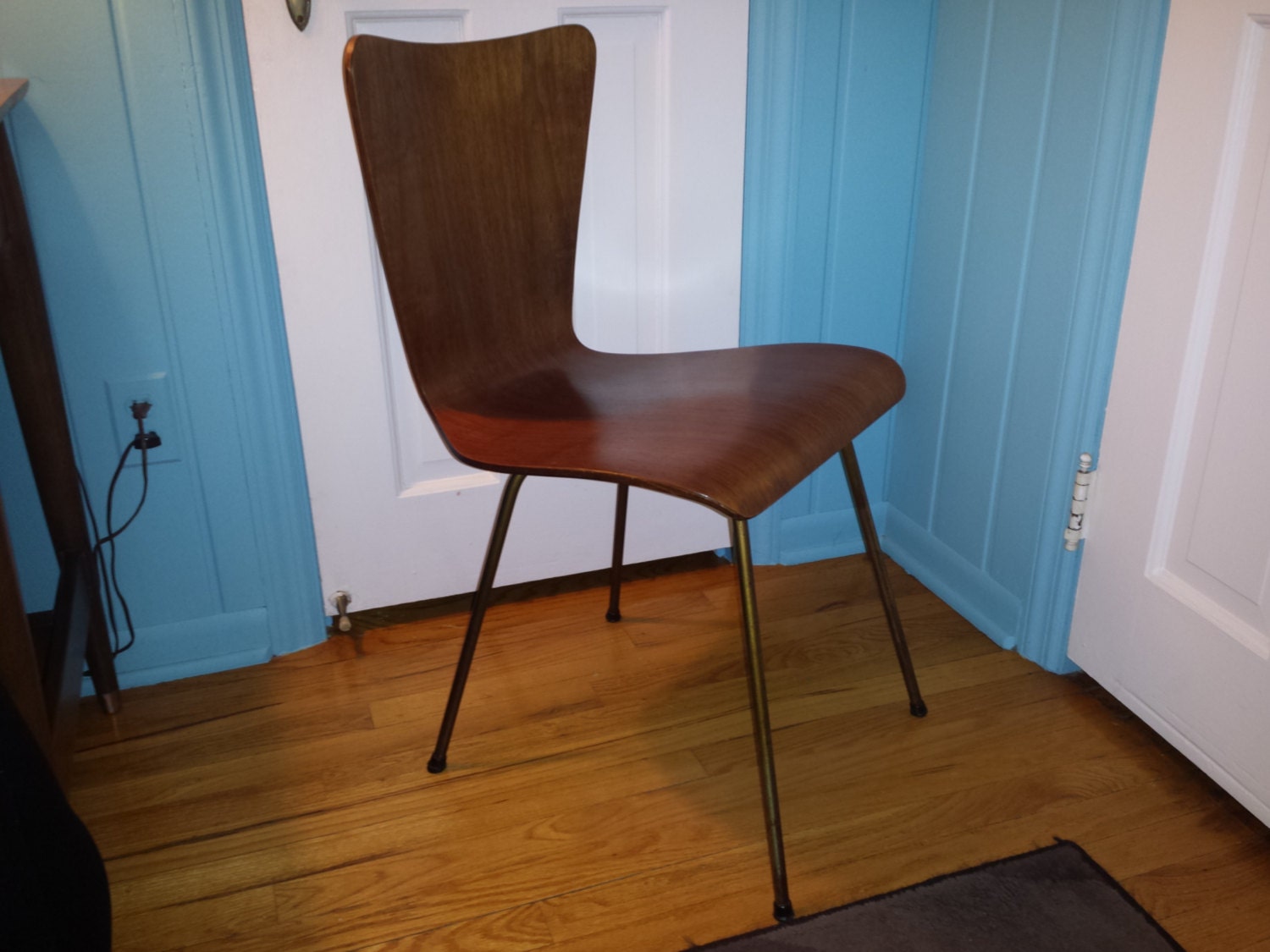 Elegant BENT WOOD CHAIR by Sligh Lowry walnut veneer Danish