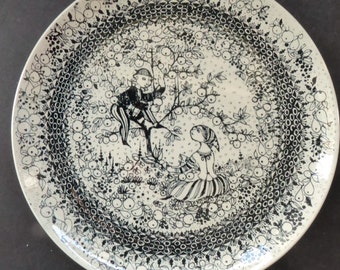 AUTUMN. Large 1970s BJORN WIINBLAD Seasons Wall Plate for Nymolle. 10 1/2 inches