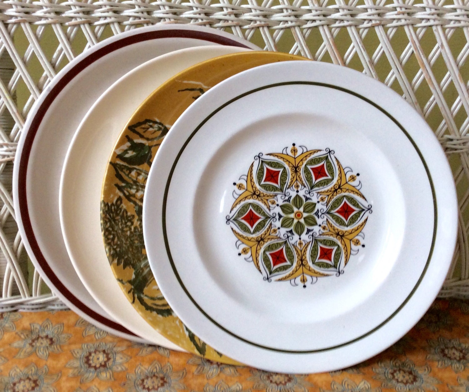 retro-dinner-plates-mismatched-retro-plates-by-fancifultableware