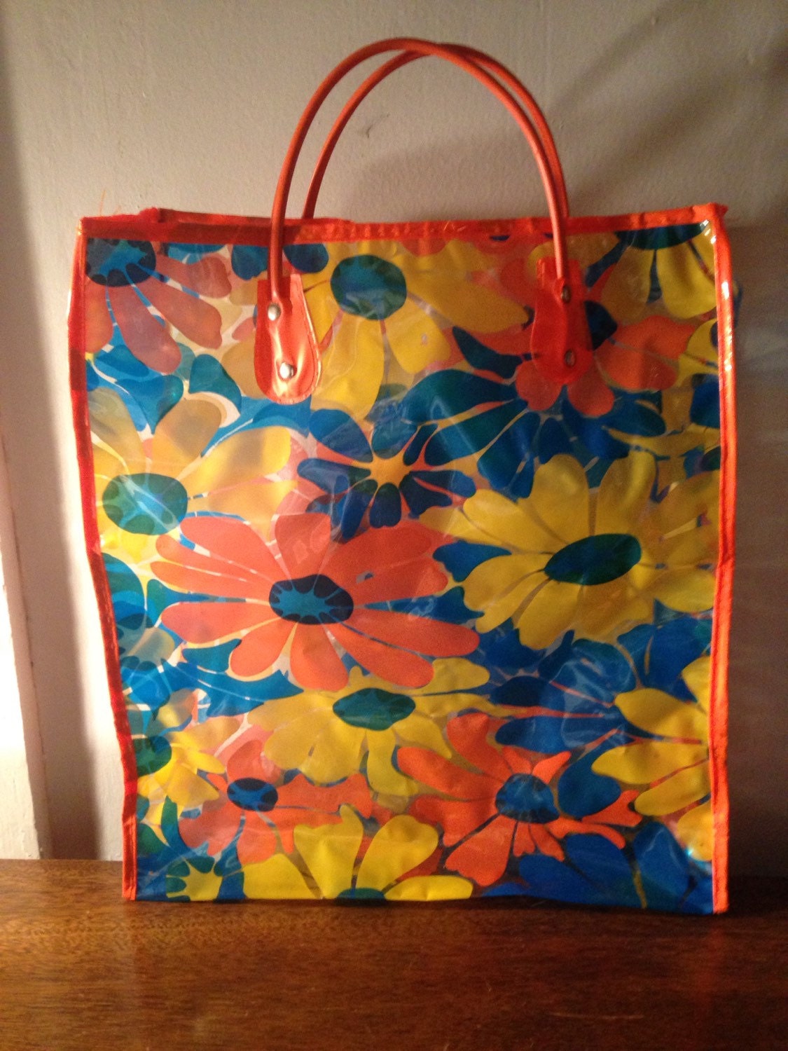 totes-shoppers-plastic-vintage-handbags-for-sale-iucn-water