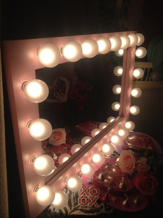 PrettynPink lighted makeup vanity mirror. Hand by WoodUBeMine