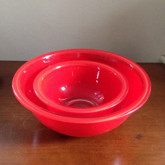 Red pyrex bowl set 322 325 bowls 80s red with clear bottoms