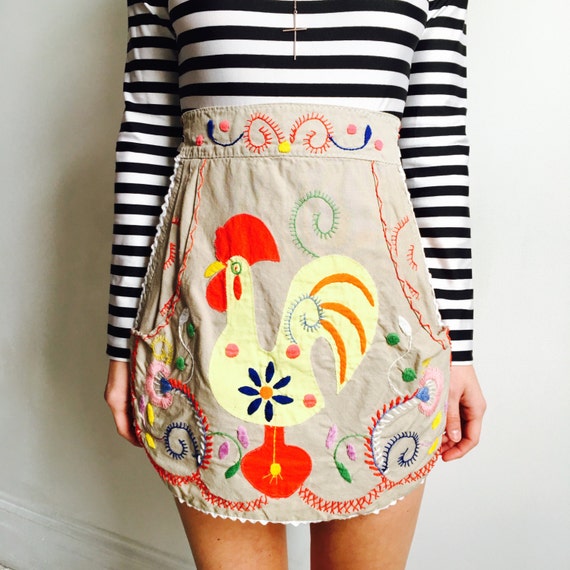 Hen Embroidered Half Apron / Pockets