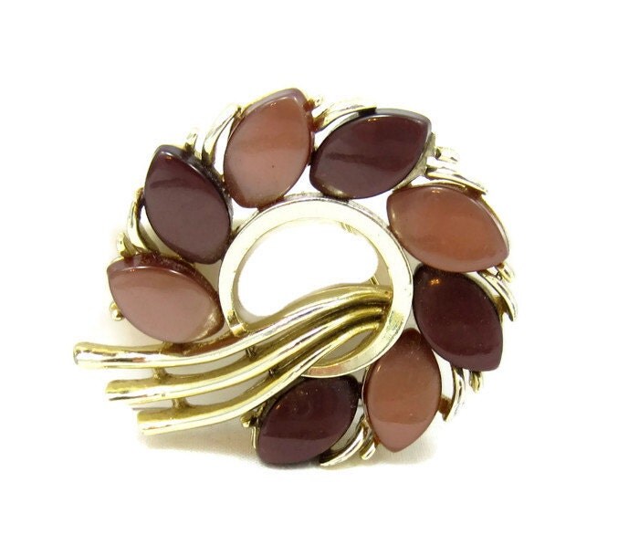 Lisner Brown Thermoset Lucite Gold Tone Brooch Tan Pin