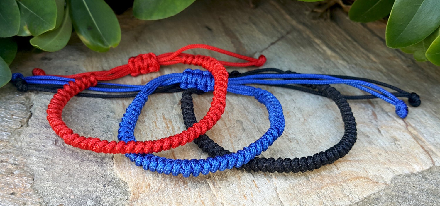 Red Kabbalah Bracelet Minimalist Red String by Braceletshomme