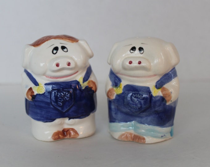 Vintage Pigs Salt and Pepper Shakers, Kitchen Collectible