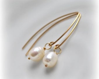 Bridesmaid Earrings, Pearl Earrings, Elegant Bridesmaid Earrings, Pearl Bridal Earrings Gold, Wedding Jewelry, Dangle Earrings Blissaria