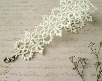 Woman bracelet Tatting lace bracelet Gift for her White wedding bracelet for bride Tatting jewelry Woven Bracelets Lace bangle Boho chic
