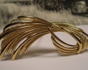 Vintage Monet brooch