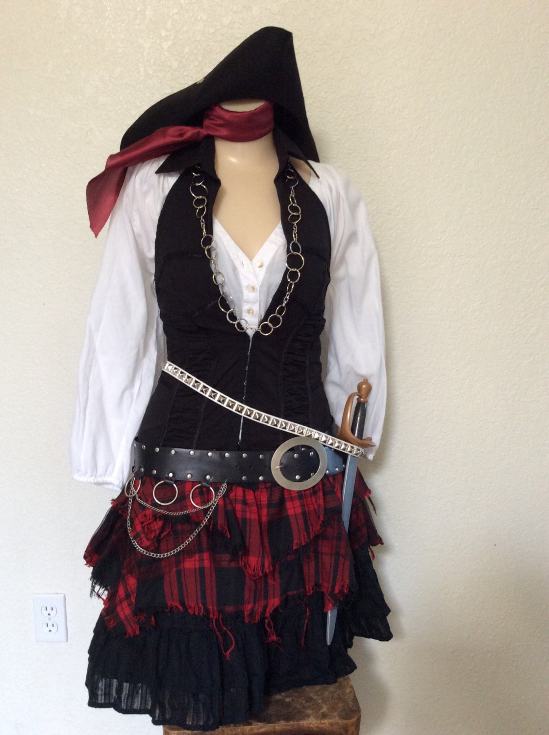 FREE OVERNIGHT SHIPPING Adult Women's Pirate Halloween