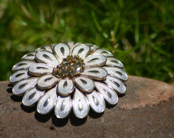 Vintage flower brooch, Brooch, Rhinestone Brooch, Jewelry, Flower Brooch, Wedding, Bridal, Vintage Jewelry