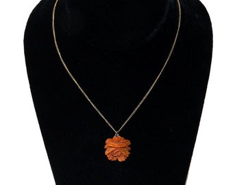 Vintage 1930s Bakelite Rose Pendant Necklace