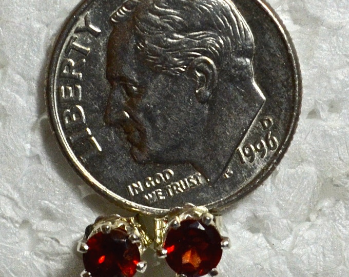 Red Garnet Studs, 4mm Round, Natural, Set in Sterling Silver E969