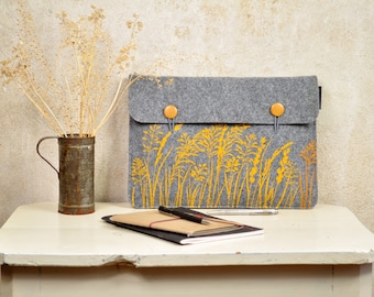 Laptop Sleeve 13" MacBook Case for Pro / Air - Floral print - Felt Cover screenprinted Golden grass on light grey - vegan computer bag
