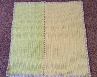 Crochet baby blanket - cozy, plush baby blanket to wrap your baby in softness!