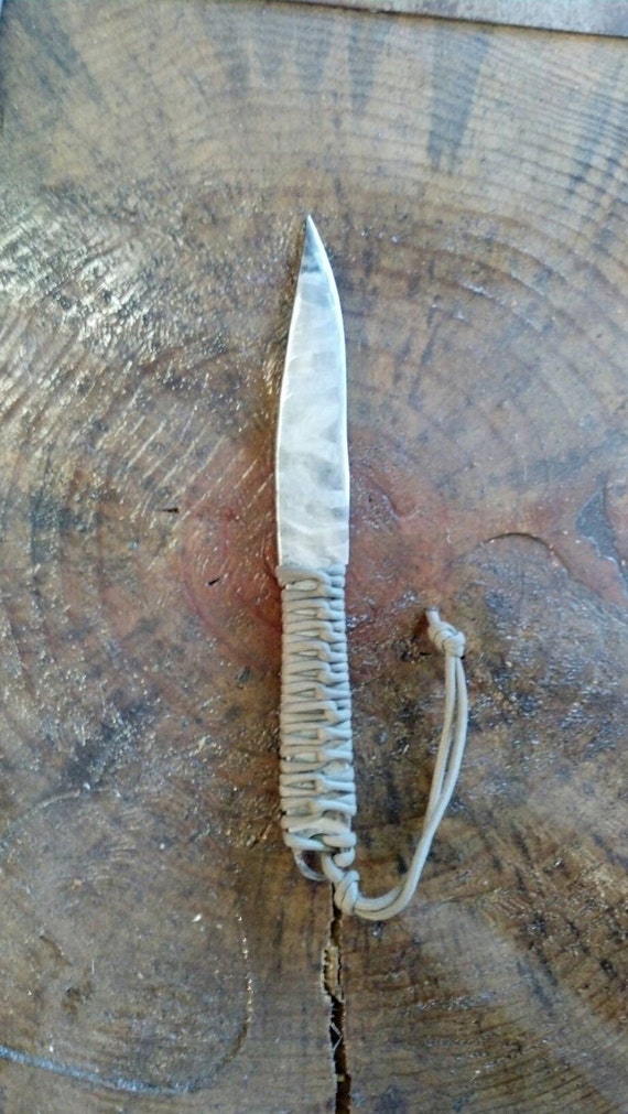 Paracord wrapped knife camp kitchen knife survival knife