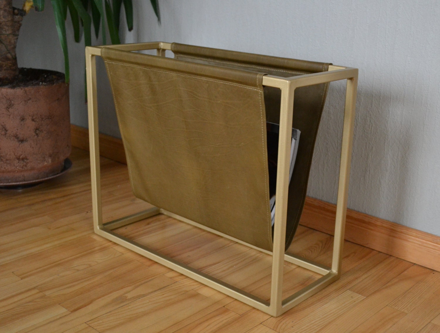 Magazine & Newspaper Holder by Diessi on Etsy