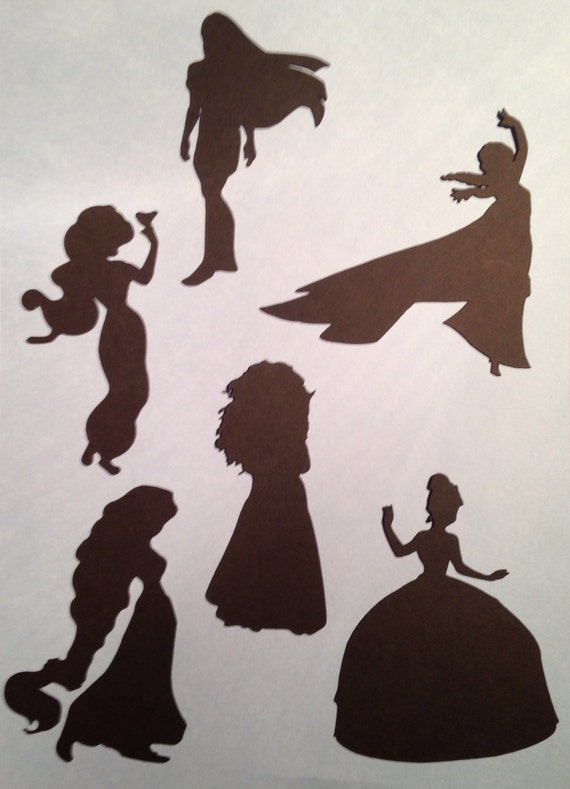 disney-princess-stencils-craft-silhouette-girls-bedroom