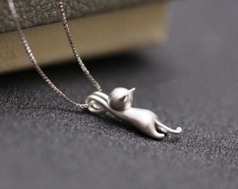 Delicate kitty cat kitten sterling silver necklace