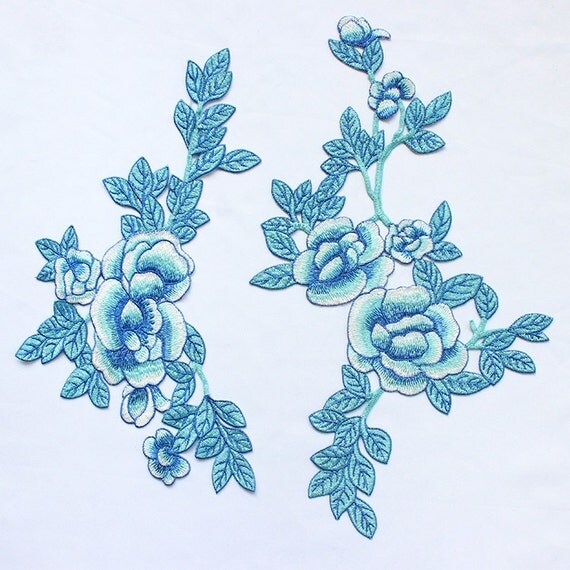 A Pair Delicate Embroidered Blue flowers Applique