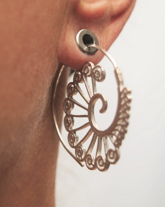 Hanging Spiral Earrings can be worn also by RezahDesignStudio