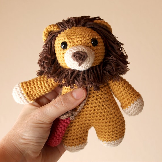 Lion - Animalius. Amigurumi Pattern PDF.