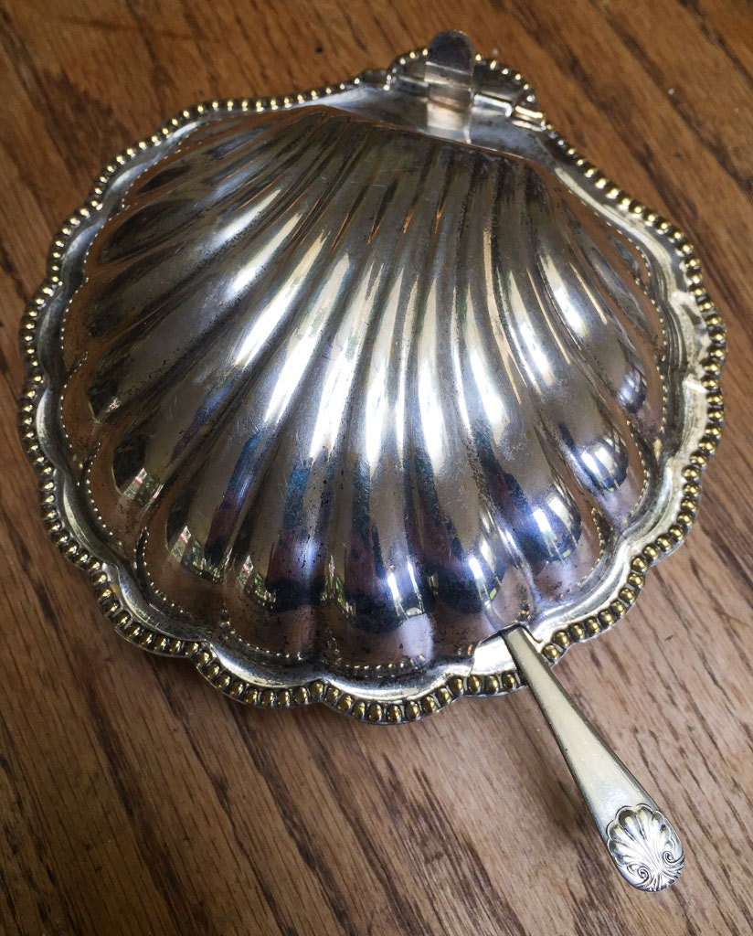 Vintage Made in England. Scallop Shell Dish Silver Plate