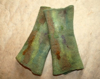 Felted arm warmers / Nuno 'Giardino'