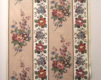Beautiful Vintage 1930s French Floral Cotton Chintz Fabric (9318)