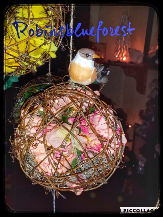 Items similar to Peach Lighted Kissing Ball H0007 on Etsy