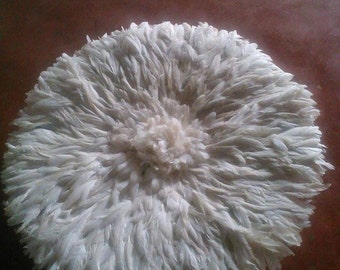 Chapeaux de juju Bamileke sur vente en gros.