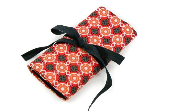 Crochet Hook Case - Betty with 26 black pockets