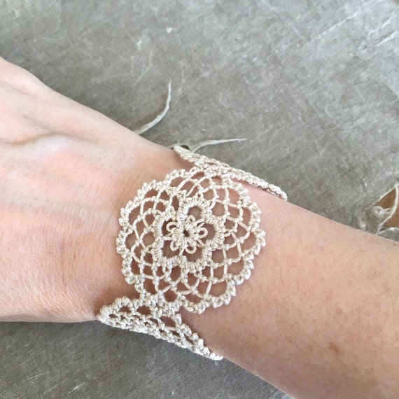 https://www.etsy.com/listing/295140801/fusion-lace-bracelet-daisies-tatting-and?