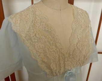 Vintage Pale Blue Peignoir Robe size small