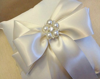 Ivory Ring Bearer Pillow - Ring Cushion - Ring Pillow Wedding - Wedding Pillow - Ringbearer Pillow - Custom Ring Pillow - 30 Ribbon Colors