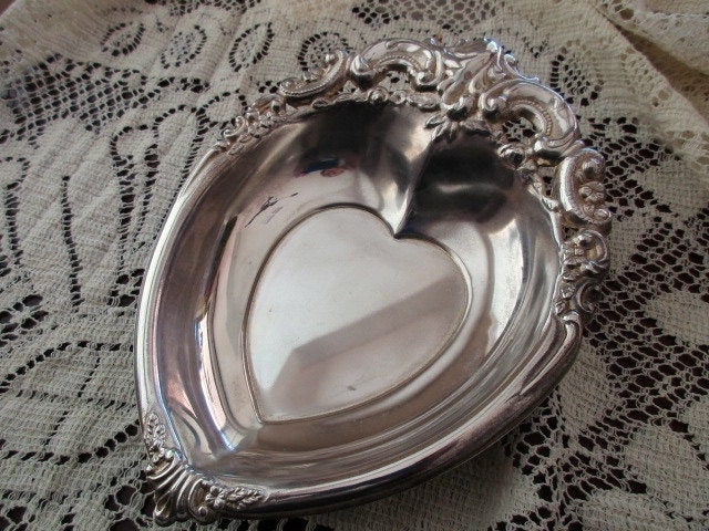 vintage silverplate heart dish- Godinger.-ornate-candy-floral – Haute Juice