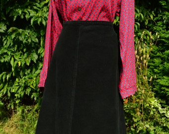 90s Ghost designer gothic black corduroy A-line skirt size L