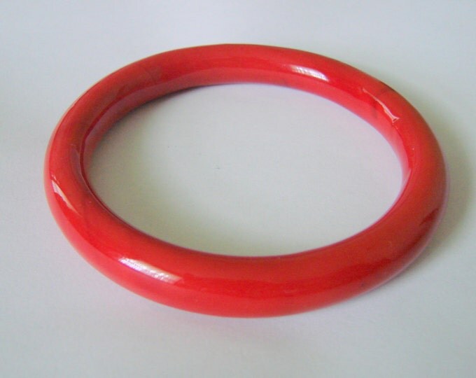 Vintage Tomato Red Glass Bangle / Variegated Black & Red / Jewelry / Jewellery
