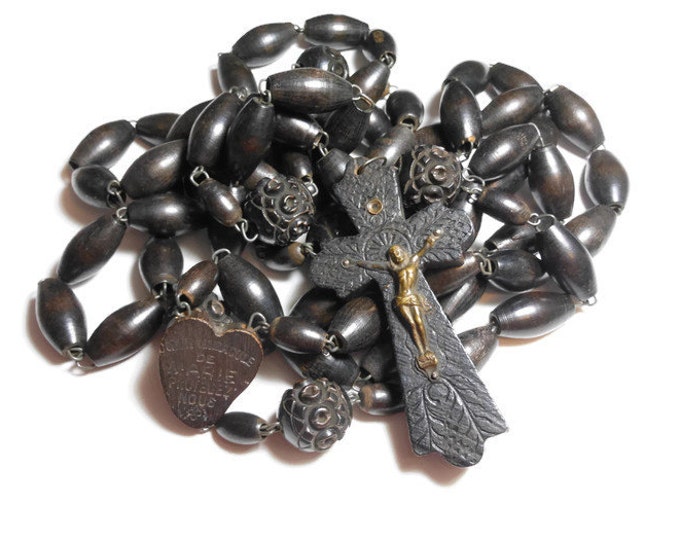 Stanhope rosary, very large Sainte-Anne-de-Beaupré souvenir wooden beads and crucifix photos of Basilica and statue, early 20th century