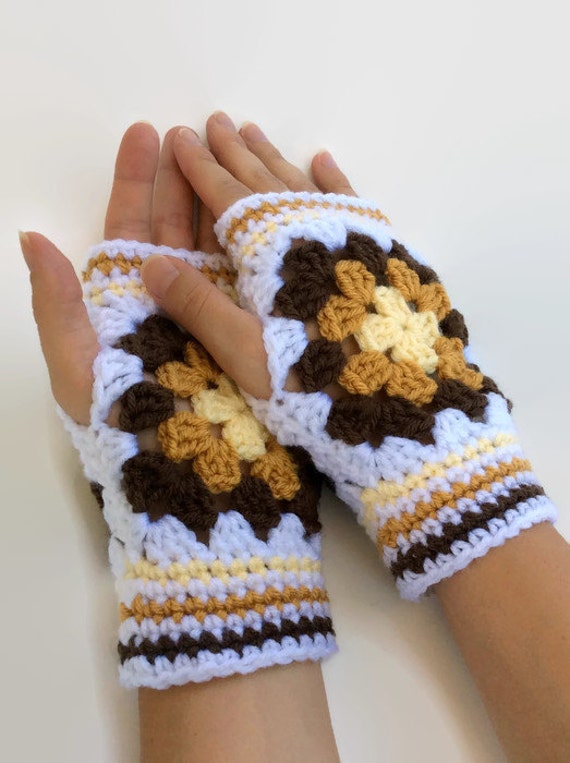 Items similar to Yellow Granny Square Driving Gloves Fingerless