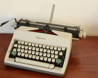Wedding idea - Functional White Olympia Typewriter - A3 typewriter - Good condition vintage typewriter