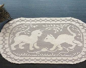 Beige Oval Filet Crochet Doily/Brown Vintage Design Filet Crochet Runner
