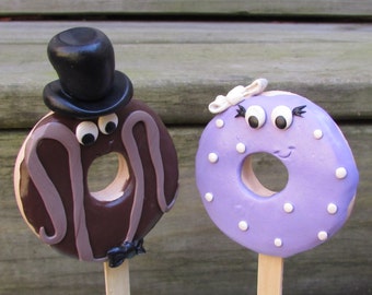 Doughnut Bride & Groom Wedding Cake Topper, Doughnut Wedding, Purple Doughnut Bride, Doughnut Bride and Groom, Doughnuts, Wedding Doughnuts