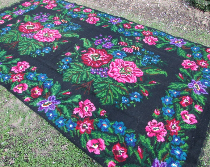 Bessarabian Kilim & area rugs. Vintage Moldovan Kilim, Rose kilim rug, handmade carpet. Vintage handwoven wool rug carpet.