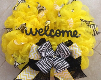 Bumblebee yellow mesh wreath
