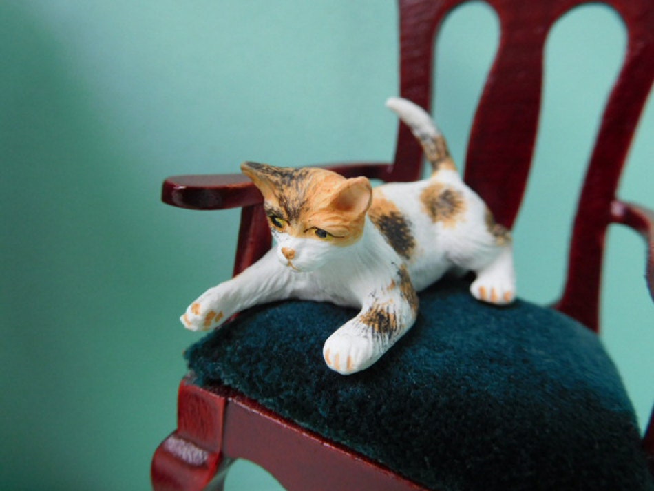 dollhouse miniature cats