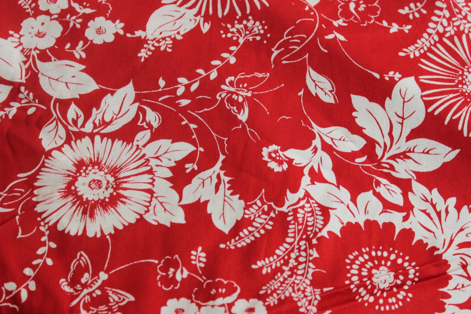 Red/White Hawaiian Cotton Fabric by the Yard Cotton Fabric